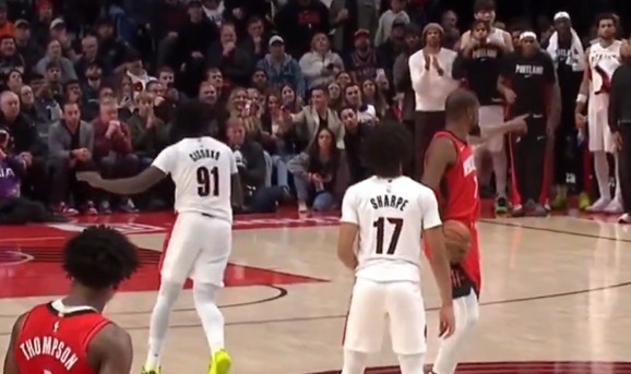 博鱼中国官网-不满开拓者选择点球 杜兰特指着斯普利特开骂：软爆了！