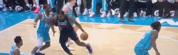 博鱼中国官网-活塞黄蜂爆发群殴惊动警察 斯图尔特再现蛮牛冲撞