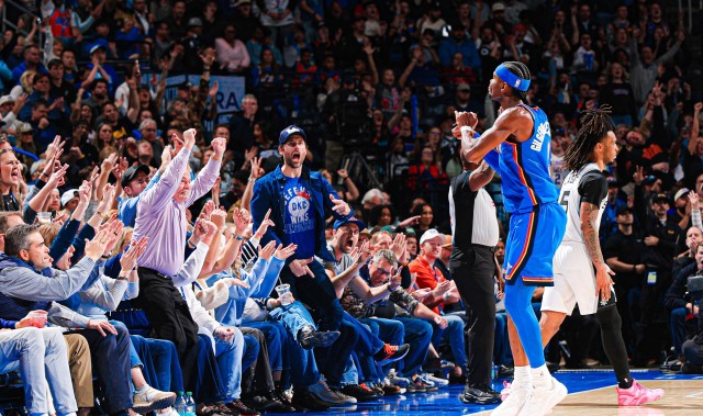 力压文班，亚历山大本场贡献4盖帽，马刺全队仅3次&amp;amp;文班1次